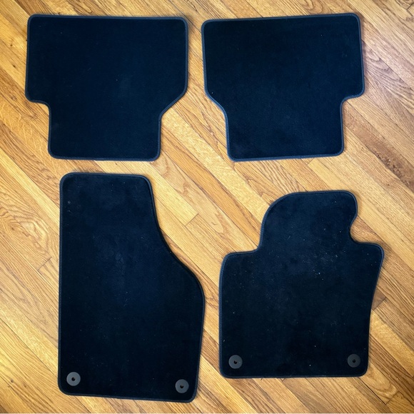 ✨Genuine VW Volkswagen Tiguan Floor Mats✨ ~Set of 4 *NEW* ✨ 5N1.863.011 B EUN - Picture 4 of 8